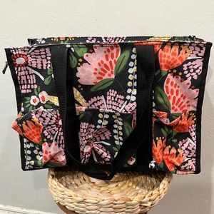 Thirty-one Gifts Island Nights Zip Top Utility Tote